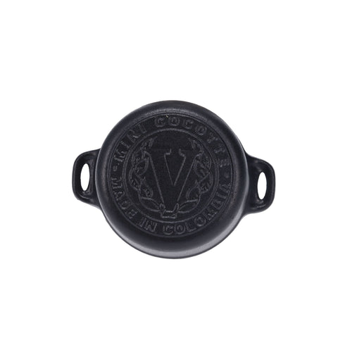Base de mini olla cocotte Victoria con emblema y dos asas, vista superior